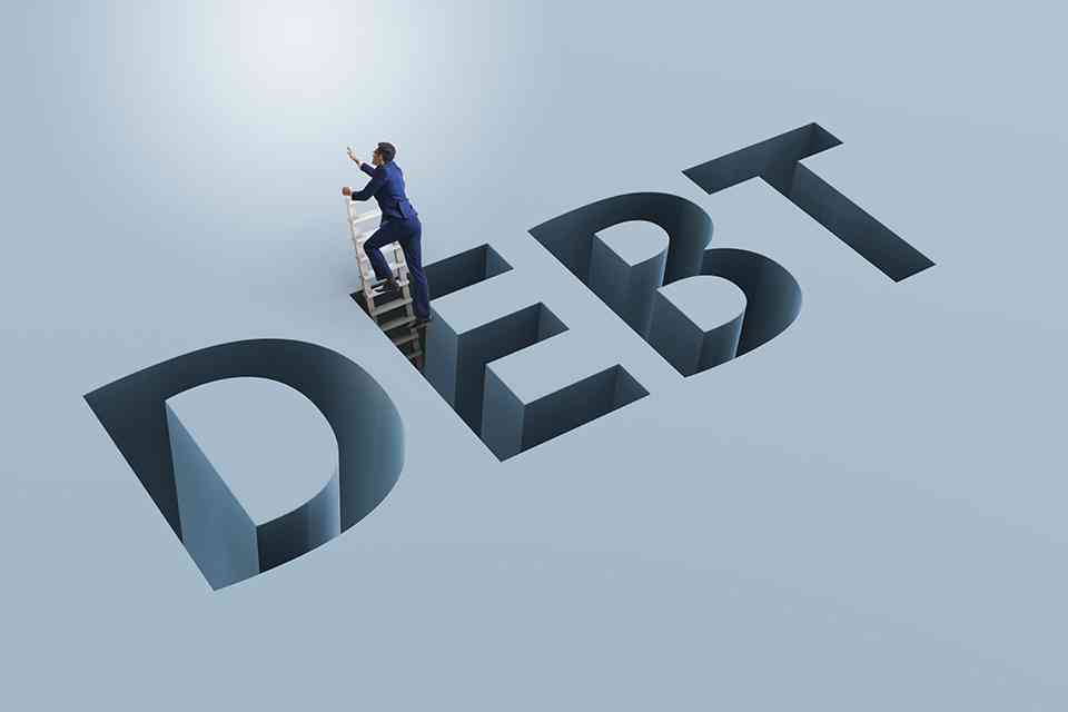 Schriftzug DEBT - © Elnur - stock.adobe.com